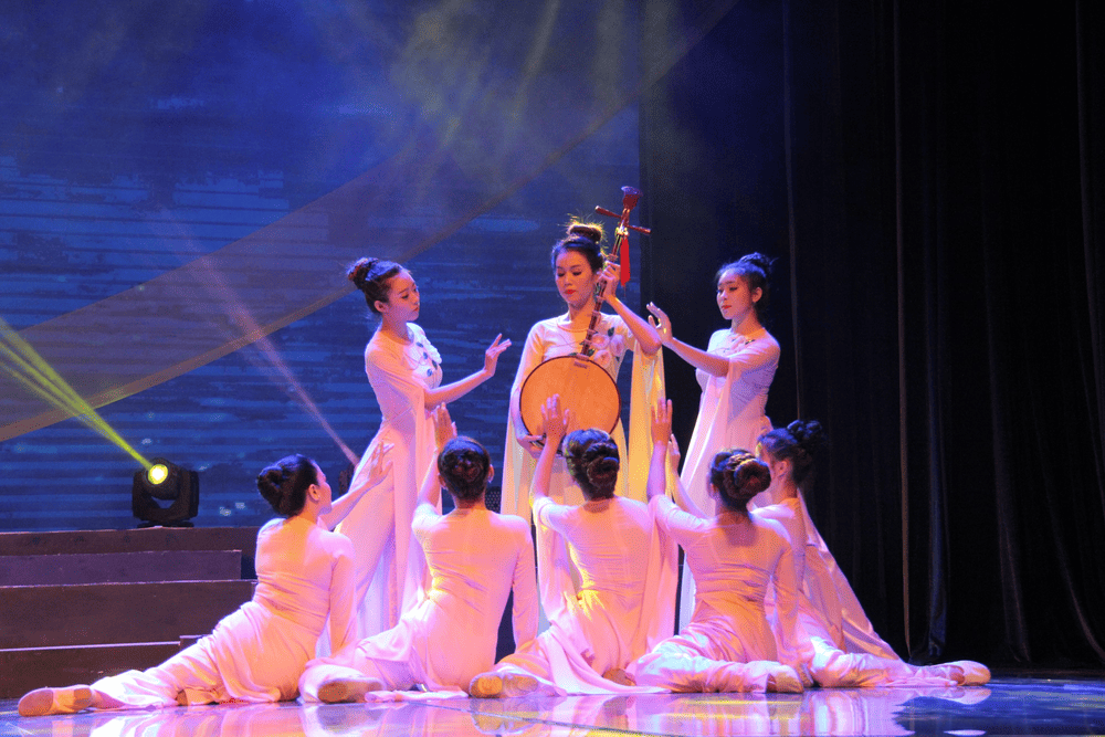 Nhà hát Cao Văn Lầu có đầy đủ âm thanh, ánh sáng hiện đại nên đáp ứng nhu cầu biểu diễn nghệ thuật (Nguồn: Bộ Văn hoá Thể thao và Du lịch)